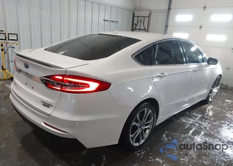 2020 Ford Fusion Hybrid Titanium из США, поврежденный, VIN 3FA6P0RU1LR260946